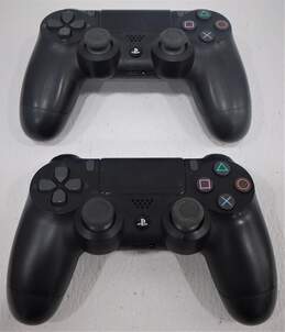 Sony PS4 500gb with 2 Controllers and 2 games alternative image