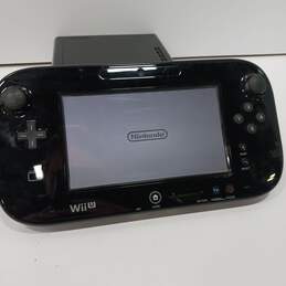 Nintendo Wii U 32GB Console with Gamepad alternative image