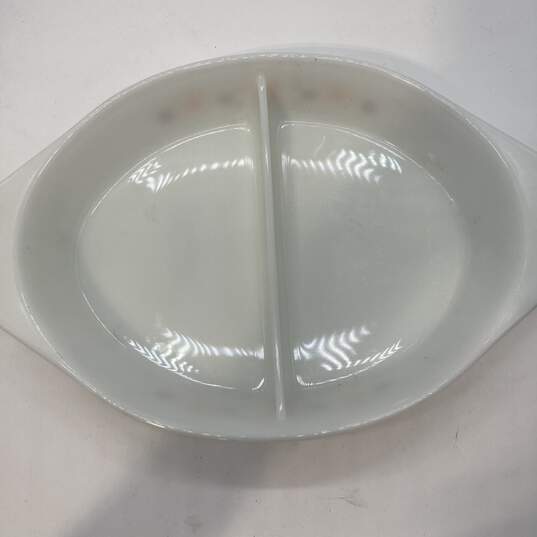 Pyrex Town & Country Oval Divided Dish image number 3