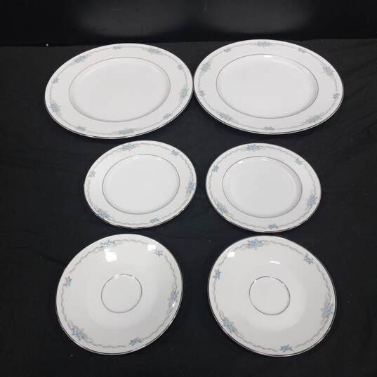 Set of 6 Style House Fine China Plates image number 1