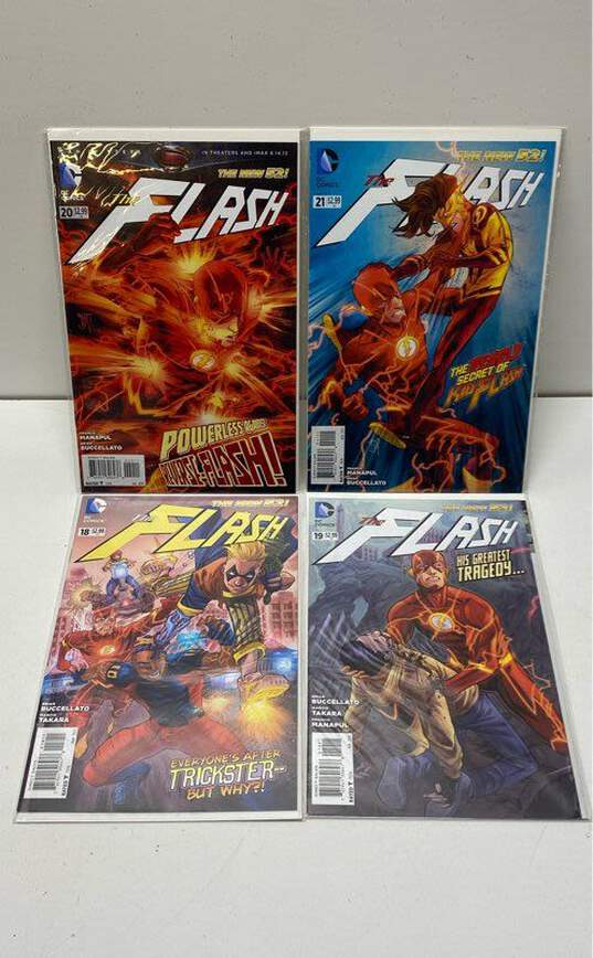 DC Flash Comic Books image number 2