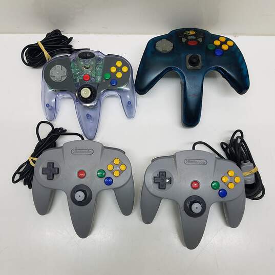 Lot of 4 Nintendo 64 N64 Controllers image number 1