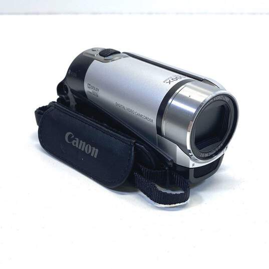 Canon FS200 Camcorder image number 1