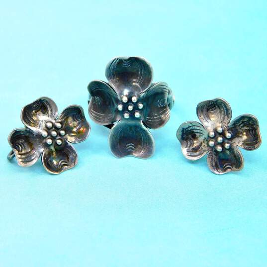 Vintage Sterling Silver Dogwood Flower Adjustable Ring & Screw Back Earrings 6.1g image number 1