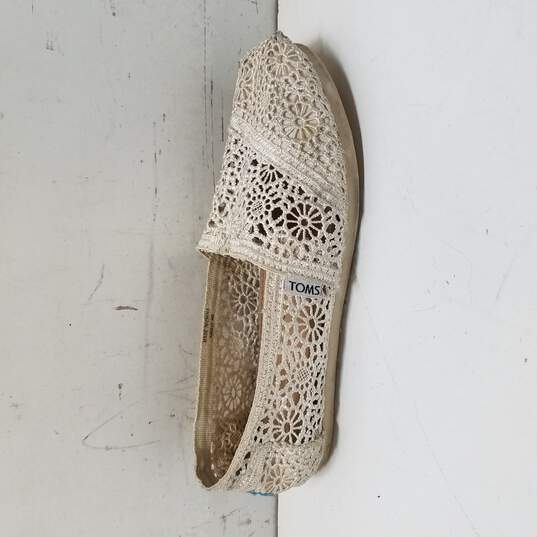 TOMS Alpargata White Knit Crochet Slip On Flats Shoes Women's Size 6 image number 1