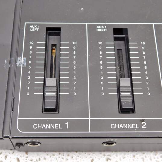 RadioShack Model 3200029 4-Channel Stereo Microphone Mixer image number 3