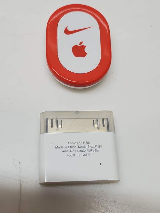 Apple iPod Nano 3rd Gen Pink 4GB image number 3