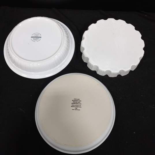 White Round Bakeware & Wood Tray Assorted 4pc Lot image number 4