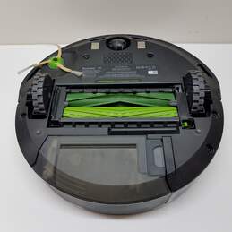 iRobot Roomba E6 Vacuum Cleaning Robot For Parts or Repair alternative image