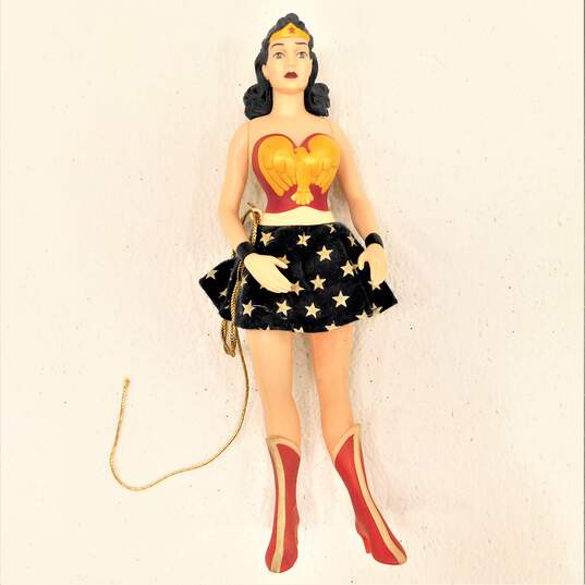 Wonder Woman Masterpiece Edition image number 2