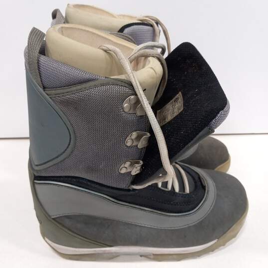 Womens Freestyle Gray Suede Lace Up Round Toe Mid Calf Snowboard Boots Size 7 image number 2