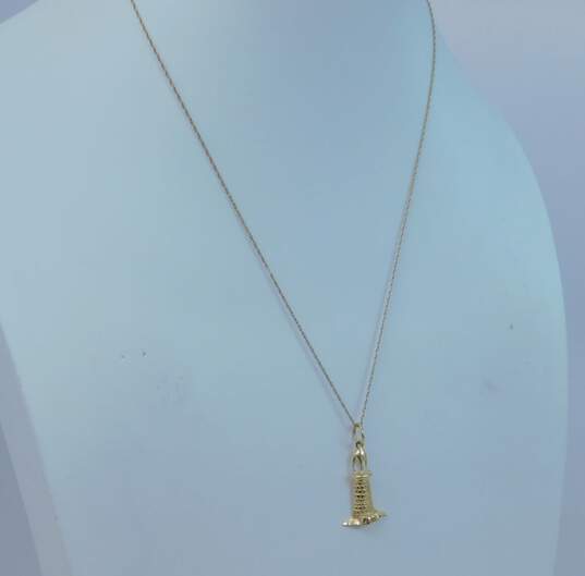 14K Yellow Gold Lighthouse Pendant Necklace 2.4g image number 2