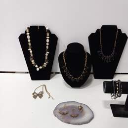 6 pc Assorted Gold Tone & Black Costume Jewelry Collection