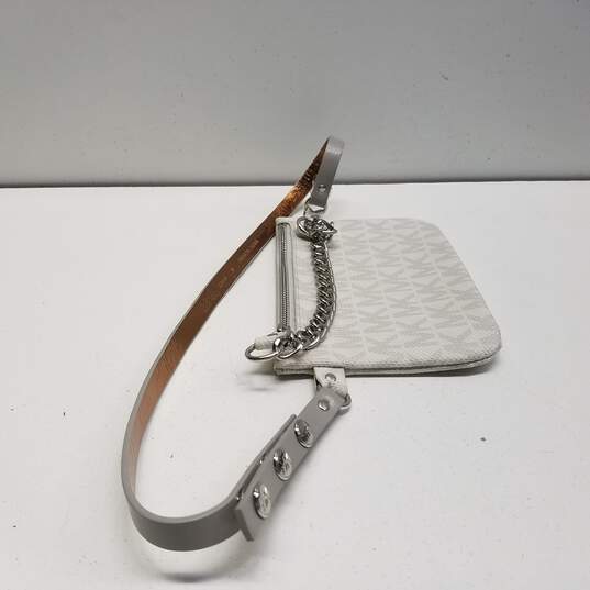Michael Kors Signature White Pouch image number 6