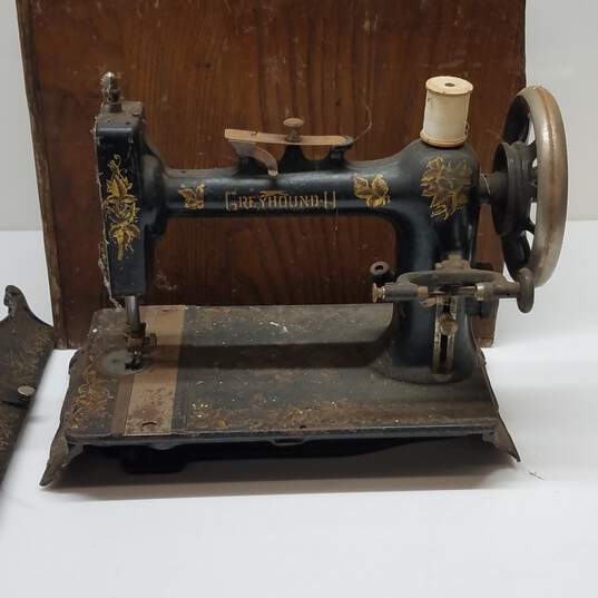 Antique Greyhound-U Sewing Machine P/R image number 3