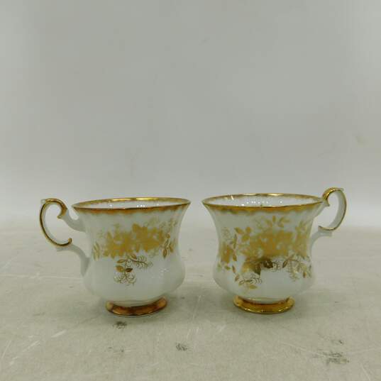 Vintage Royal Albert Bone China Antoinette Tea Cup & Saucer Bundle image number 3