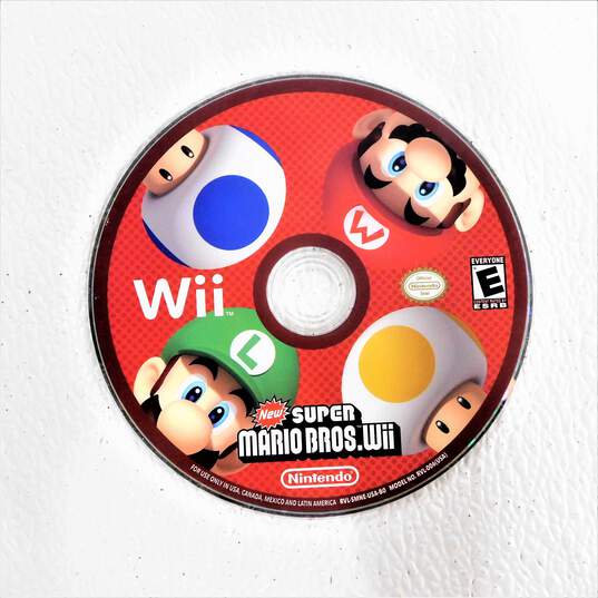 New Super Mario Bros Wii Nintendo Wii Video Game Loose image number 2