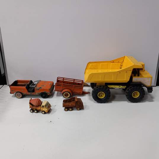 5PC Vintage Bundle of Assorted Metal Toy Trucks image number 2