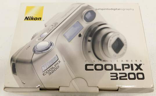 Nikon Brand Coolpix 3200 Model Digital Camera w/ Original Box and Accessories image number 6