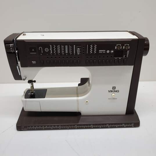 Viking White and Brown Electronic Sewing Machine Model 6690 image number 1