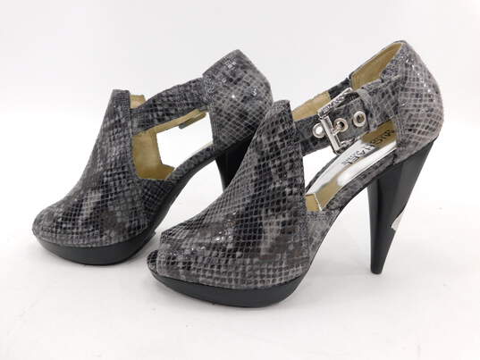 Michael Kors Gray/Black Leather Snakeskin Design High Heels Size 6.5 image number 2
