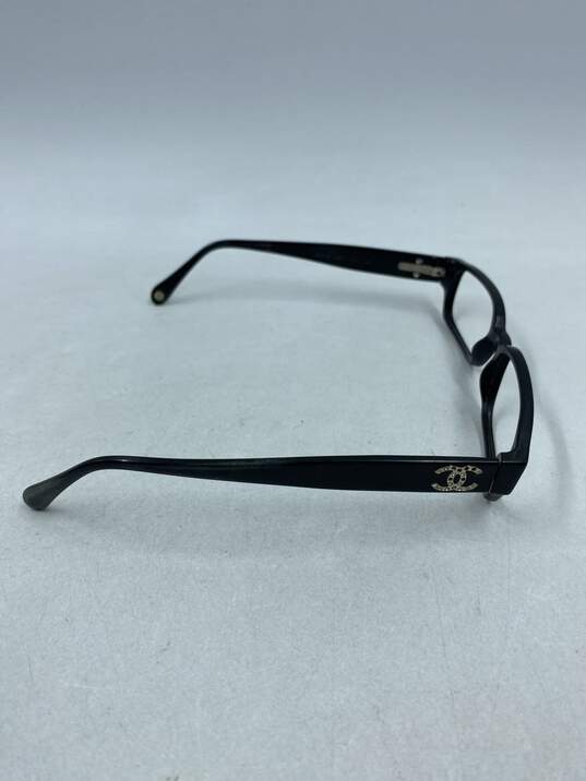 Chanel Black Sunglasses - Size One Size image number 5