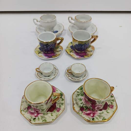 Bundle of 4 Assorted Vintage Miniature Tea Sets image number 4