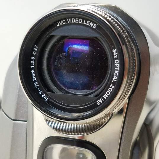 JVC GR-D770U MiniDV Camcorder For Parts or Repair image number 2