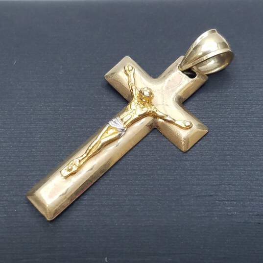 In 14K Gold Crucifix Pendant 2.1g image number 2