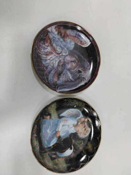 Pair Of Franklin Mint Collectors Plates image number 7
