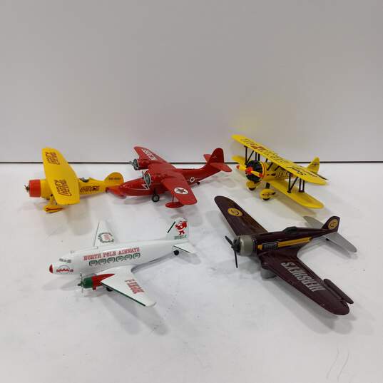 Bundle of 5 Assorted Die-Cast Model Airplanes Advertising image number 3