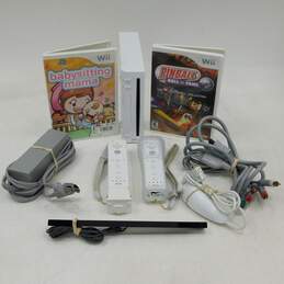 Nintendo Wii w/ 2 Games and 2 Controllers