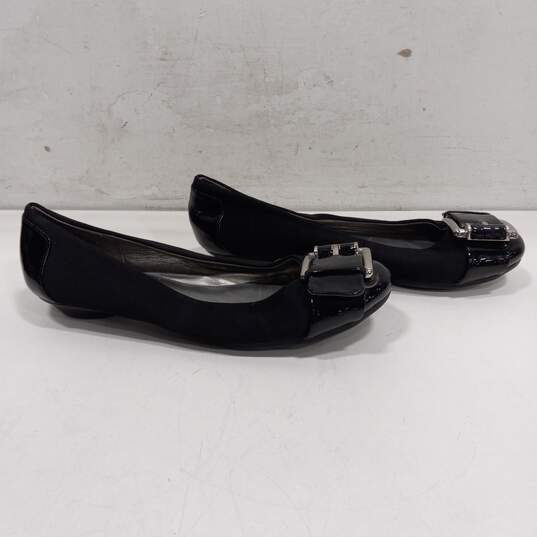 Bandolino Women's Black Slip-On Fabric Silver Buckle Toe Shoes Size 7M image number 4