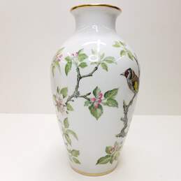Franklin Porcelain  The Woodland Bird 11.5 inch H Table Vase alternative image