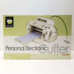 Cricut Personal Electronic Cutter Machine CRV001 w/Accessories