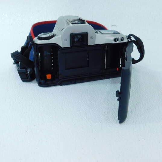 Canon EOS Rebel 2000/EOS  35mm SLR Film Camera Body Only image number 2