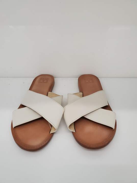 Women Frye Ruth Criss Cross Leather Flat Sandals Size-8.5 Used image number 1