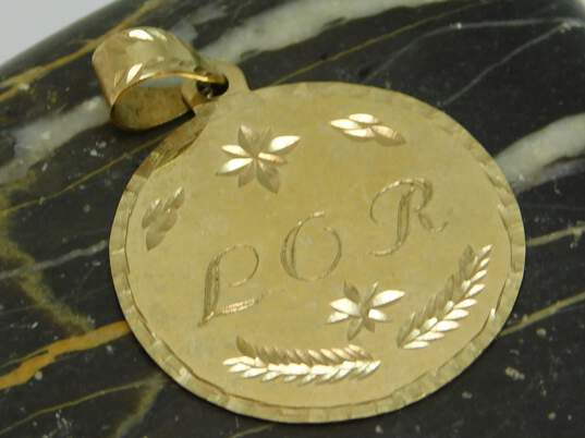14K Gold Personalized & Monogram Etched Flower & Leaves Circle Pendant 4.7g image number 4
