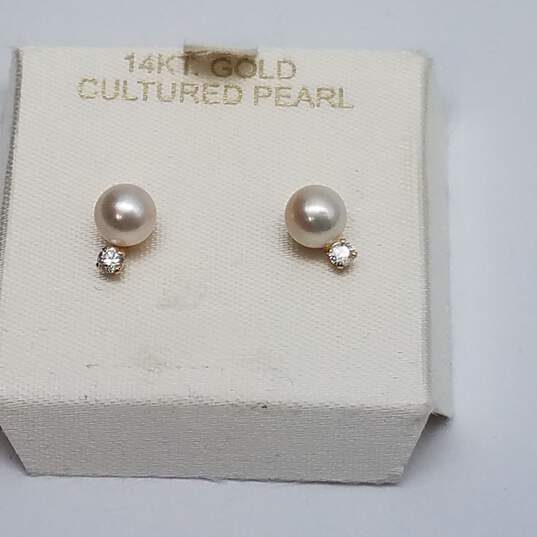 14k Gold Cultured FW Pearl & Cubic Zircona Post Earring 1.3g image number 2
