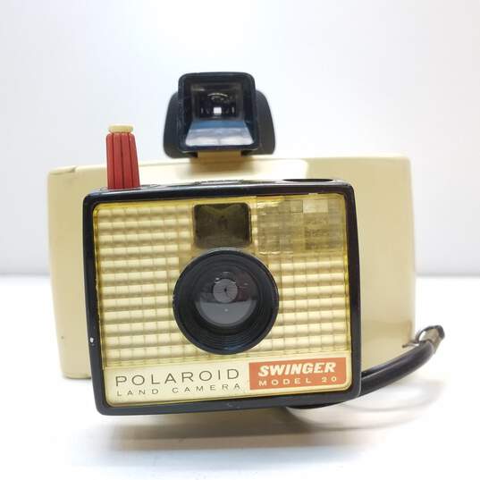 Lot of 2 Assorted Vintage Polaroid Instant Cameras image number 6