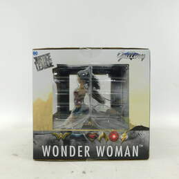 Diamond Select Gallery DC Justice League Wonder Woman Figure IOB alternative image
