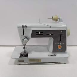 Vintage Singer 600E Touch & Sew Sewing Machine alternative image