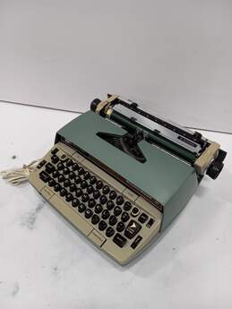 Smith & Corona Electra 210 Typewriter In Case