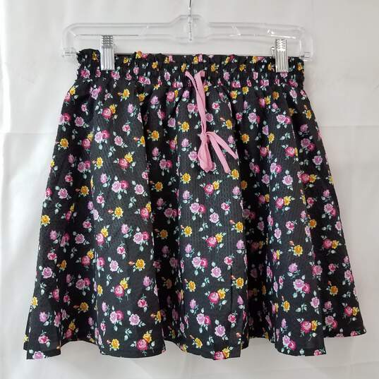 Unique Vintage Black Ditsy Floral Mini Skirt Size 4 NWT image number 1