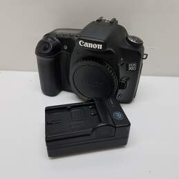 Canon EOS 30D 8.2MP Digital SLR Camera - Black (Body Only) with Changer