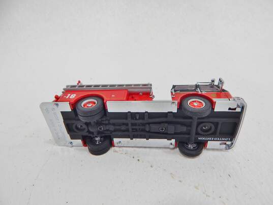 Code 3  Chicago Mack C Engine Co 18 Fire Truck Pumper CFD image number 3
