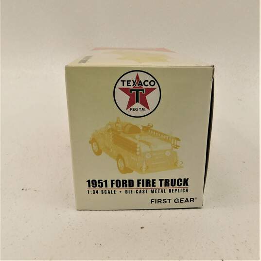 Texaco 1951 Ford Fire Truck 3rd In Series 1/34 Scale image number 16