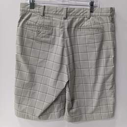 Nike Plaid Pattern Golf Bermuda Style Shorts Size 34 alternative image