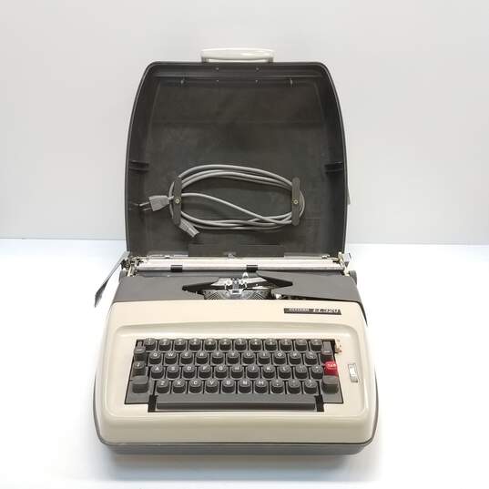 Citizen EL320 Electronic Typewriter image number 2