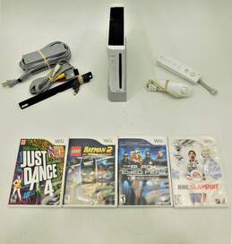 Nintendo Wii With 4 Games Like Lego Batman 2 & Others